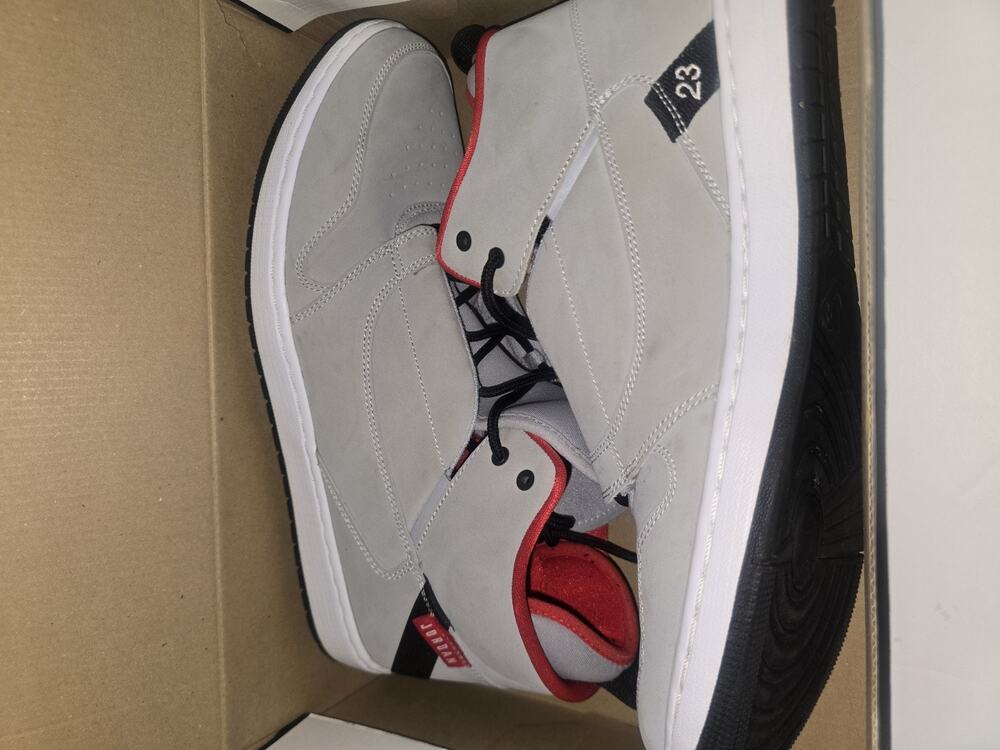 Nike Jordan Fadeaway "Wolf Grey" AO1329-060 Wolf Grey/University Red